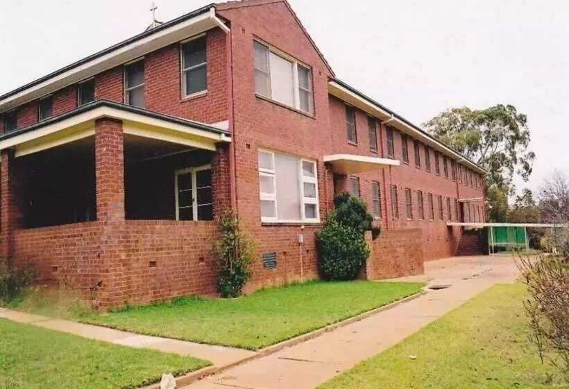 Young Budget Accommodation   Hostel