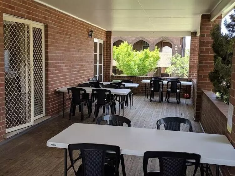 Young Budget Accommodation   Hostel