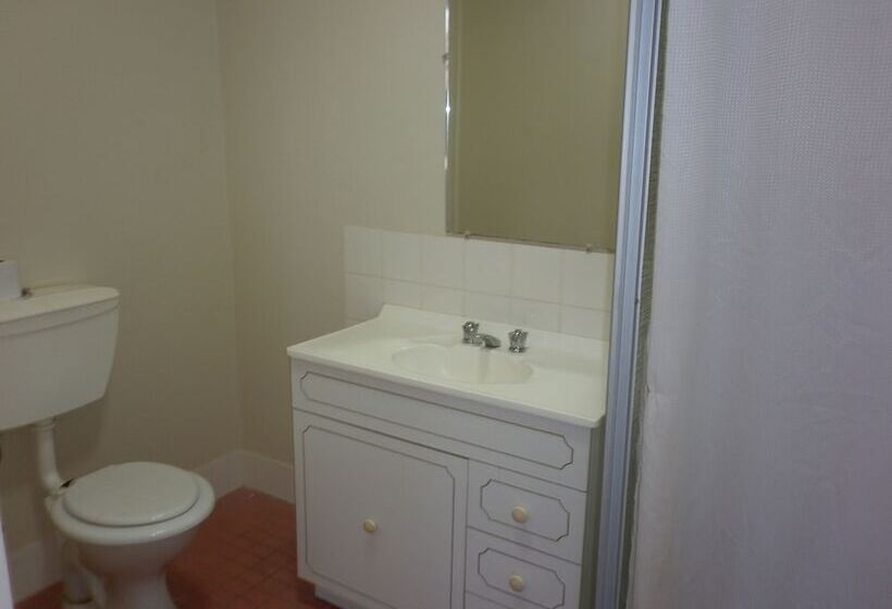 Young Budget Accommodation Hostel