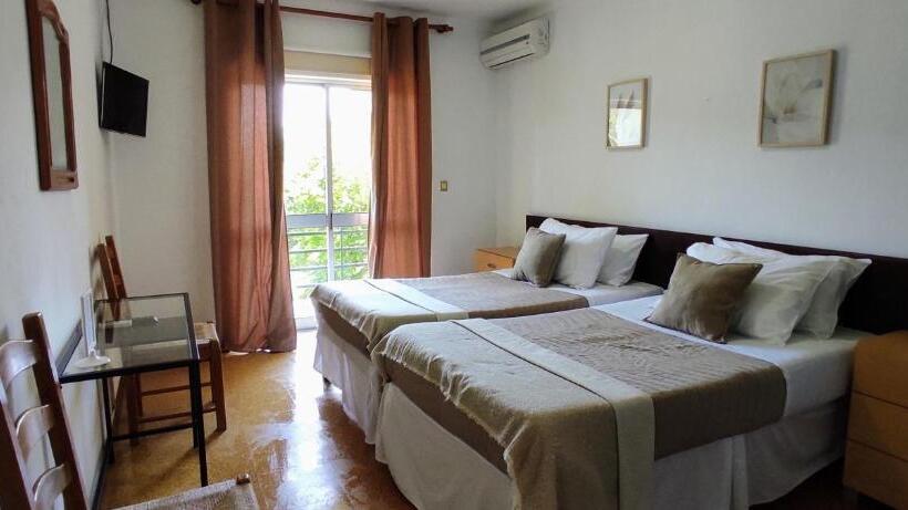 הוסטל Residencial Do Rita Em Rio Caldo