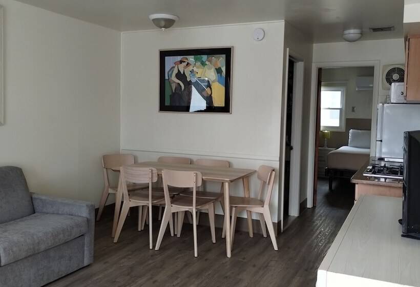 Condor Motel   Beach Block