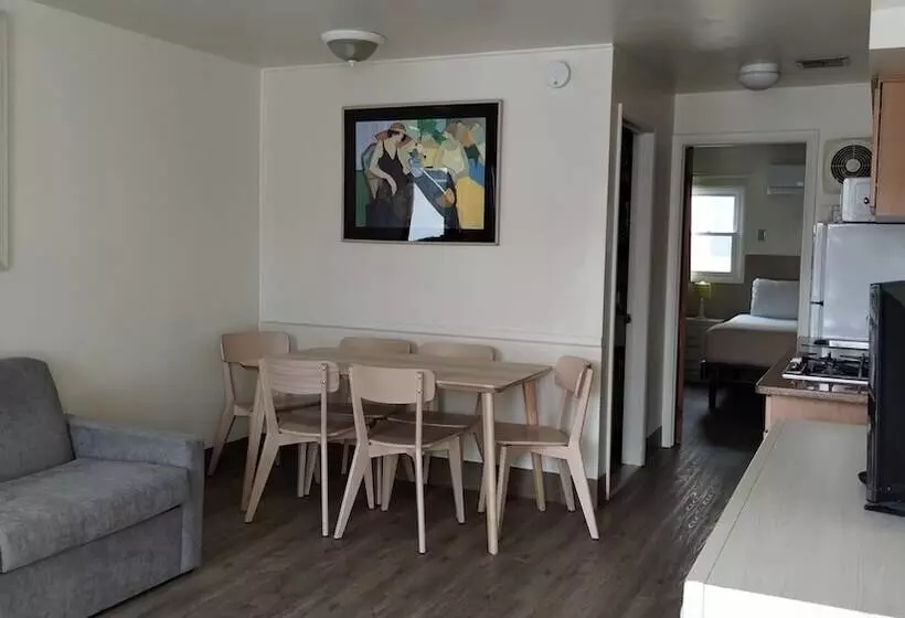 Condor Motel   Beach Block