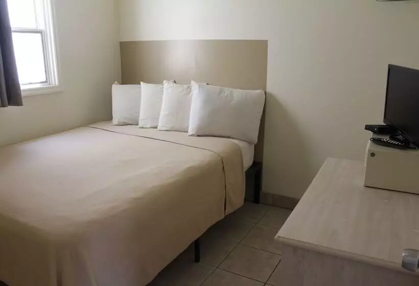 Condor Motel   Beach Block