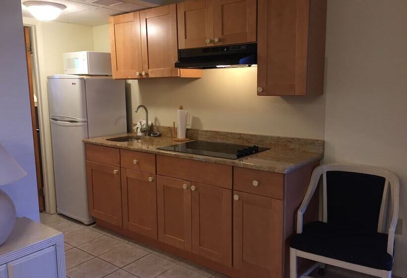 Condor Motel   Beach Block