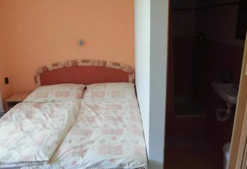 Hotel Hubert