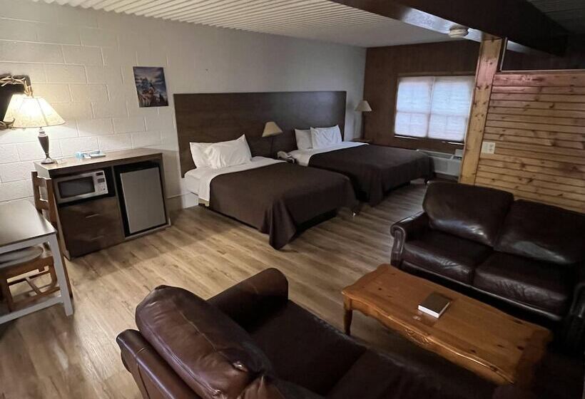 فندق Smoky Falls Lodge