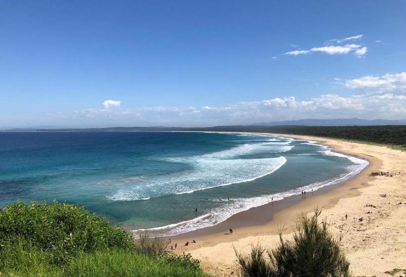 فندق على الطريق The Lodge Broulee