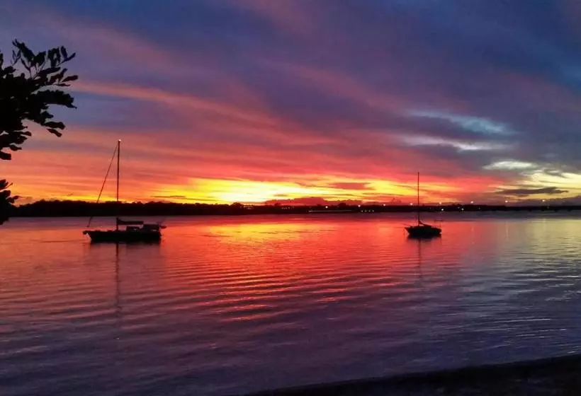 On The Bay Apartments