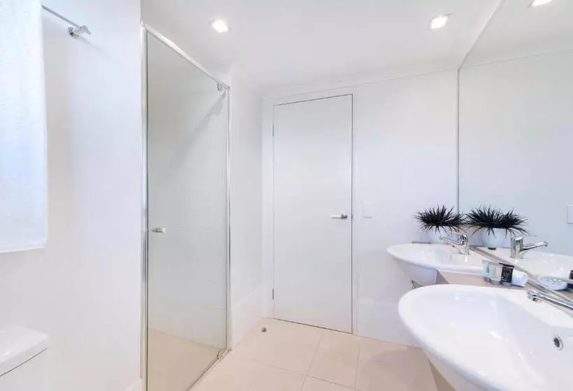 On The Bay Apartments