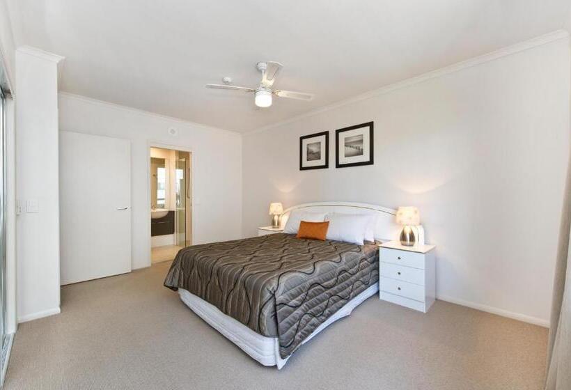 On The Bay Apartments