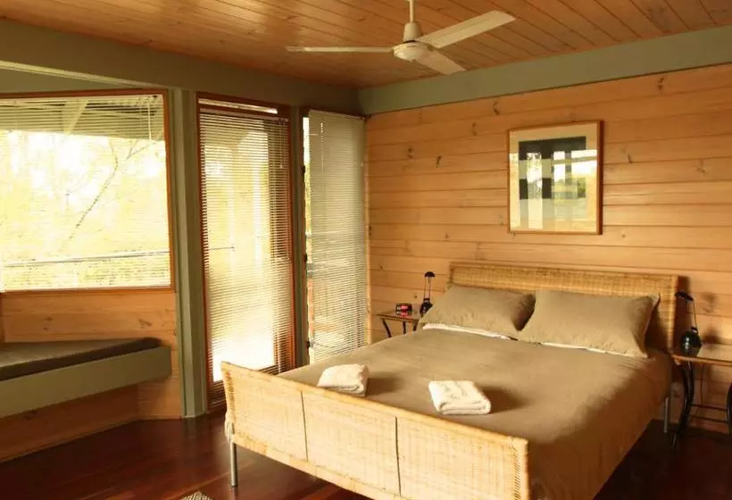 Majatalo Bombah Point Eco Cottages