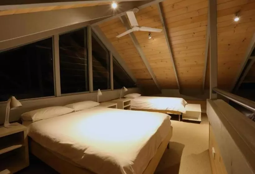 Majatalo Bombah Point Eco Cottages