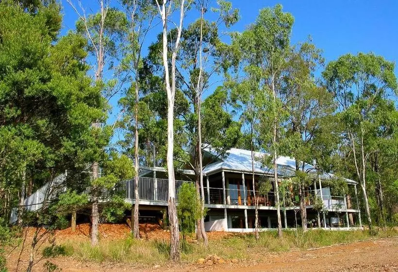 Majatalo Bombah Point Eco Cottages