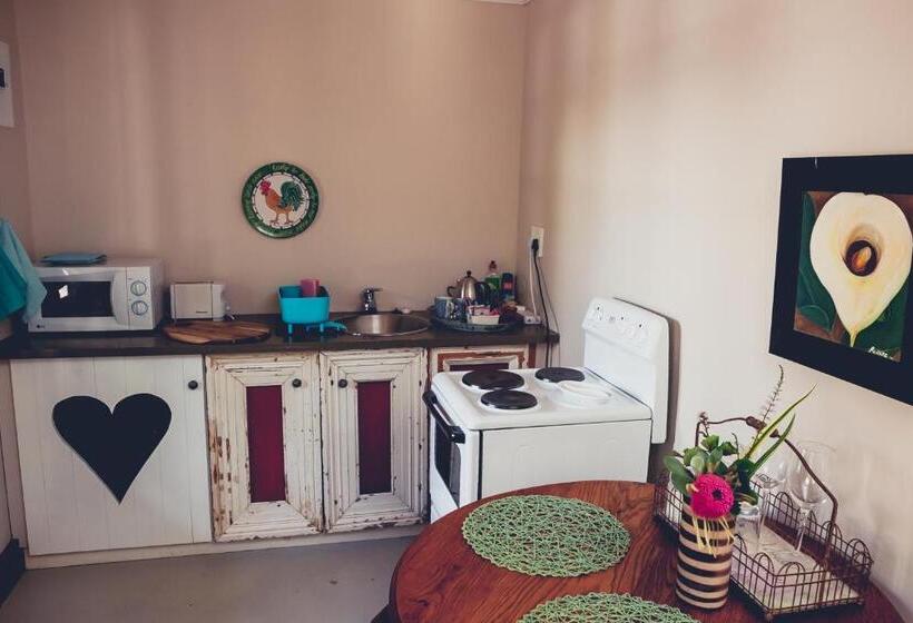 Пансион Station House Simondium