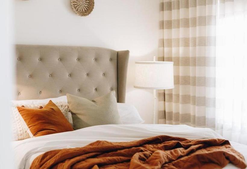 منتجع Esperance Chalet Village