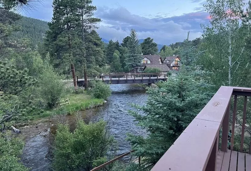 リゾートホテル River Ridge Cottages