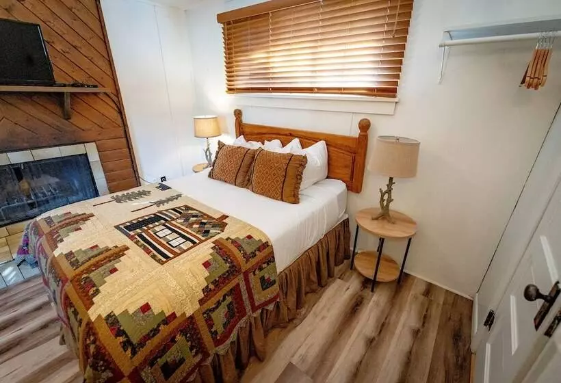 リゾートホテル River Ridge Cottages