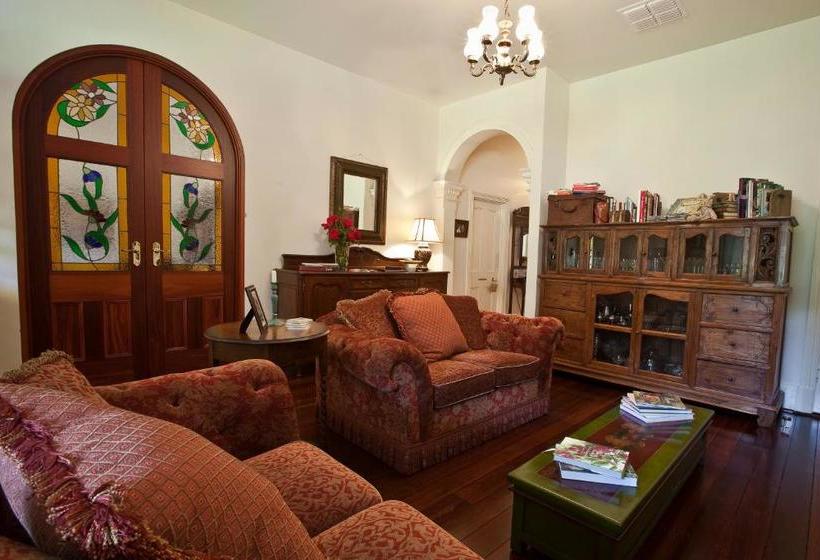 Woodlands Of Bridgetown B&b