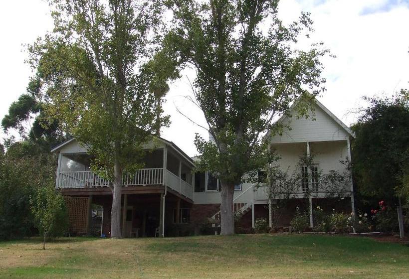 Woodlands Of Bridgetown B&b