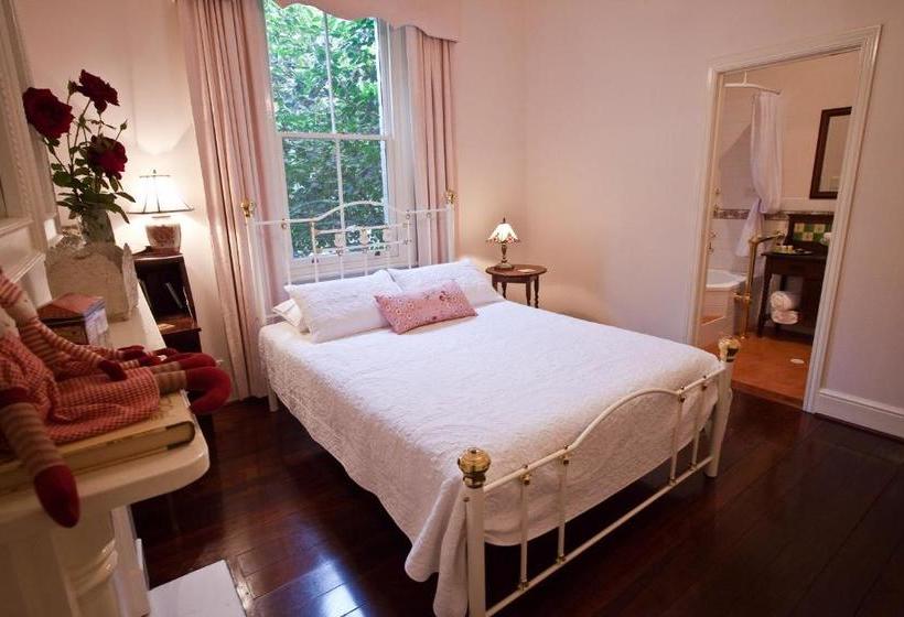 Woodlands Of Bridgetown B&b