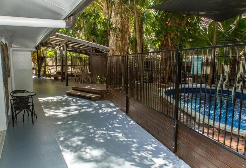 Общежитие Cairns Beaches Flashpackers