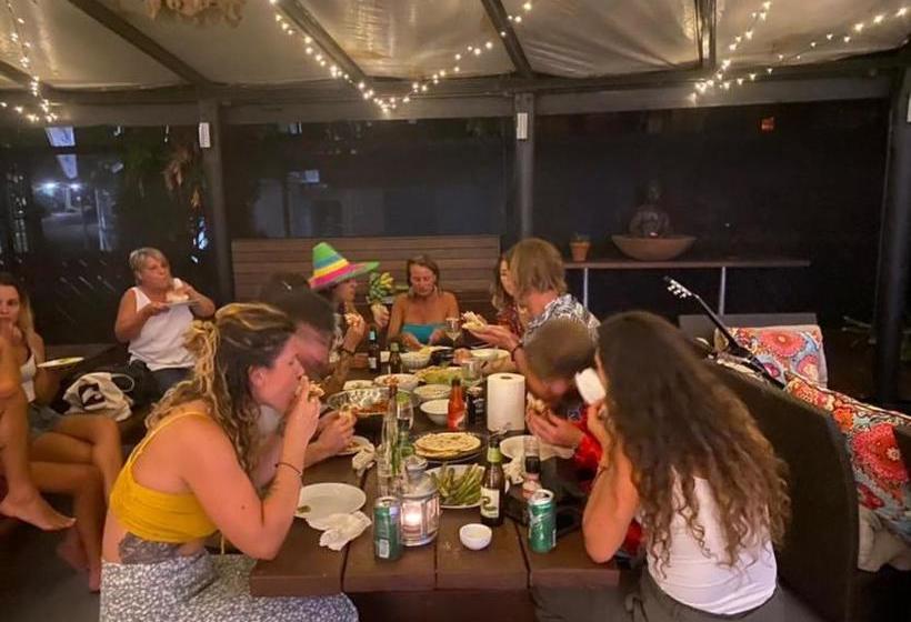 Общежитие Cairns Beaches Flashpackers