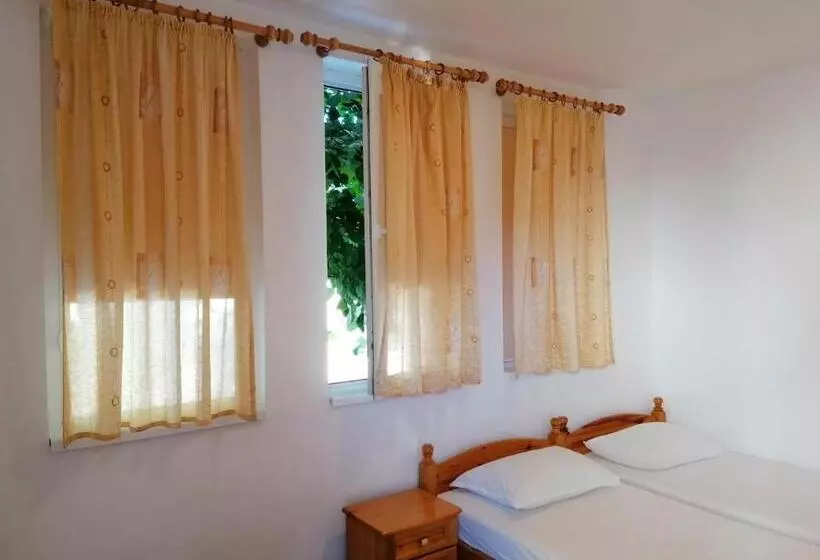 پانسیون Guest House Sokratovi