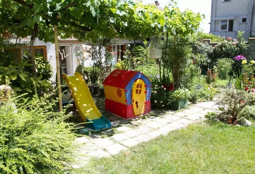 پانسیون Guest House Sokratovi