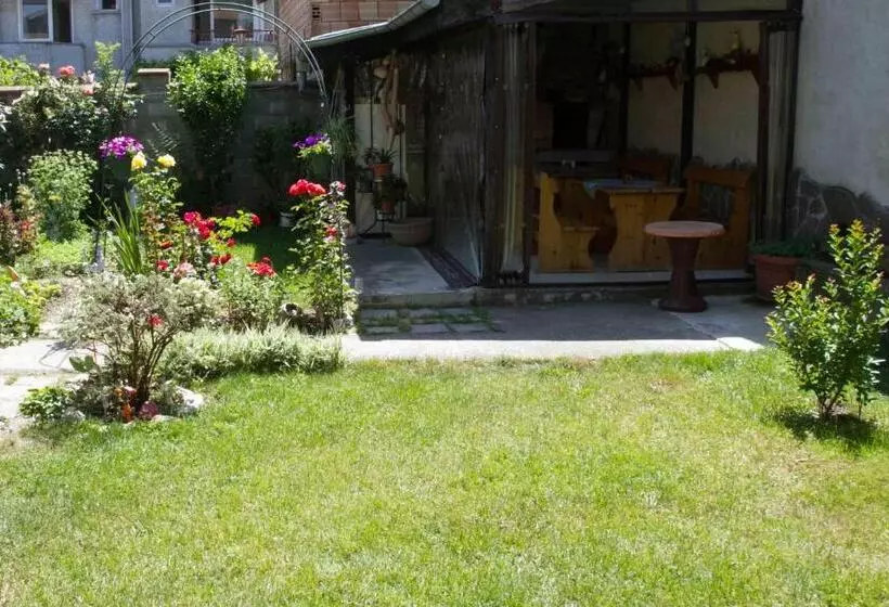 پانسیون Guest House Sokratovi