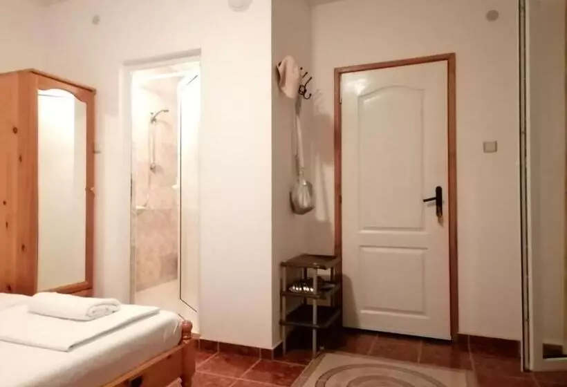 پانسیون Guest House Sokratovi