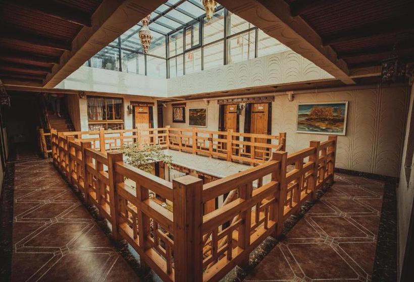 Ruo Chujian Youth Hostel