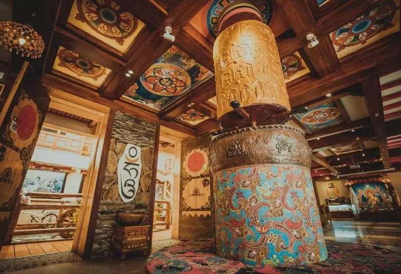 Ruo Chujian Youth Hostel