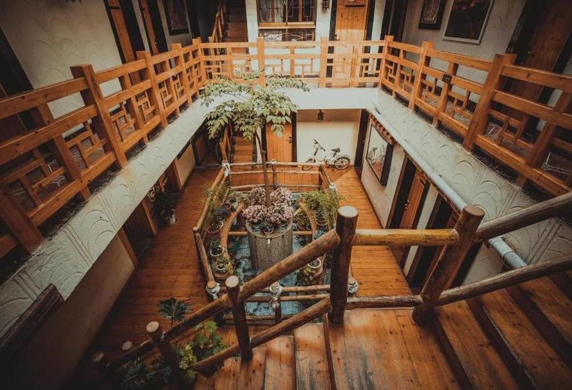 Ruo Chujian Youth Hostel