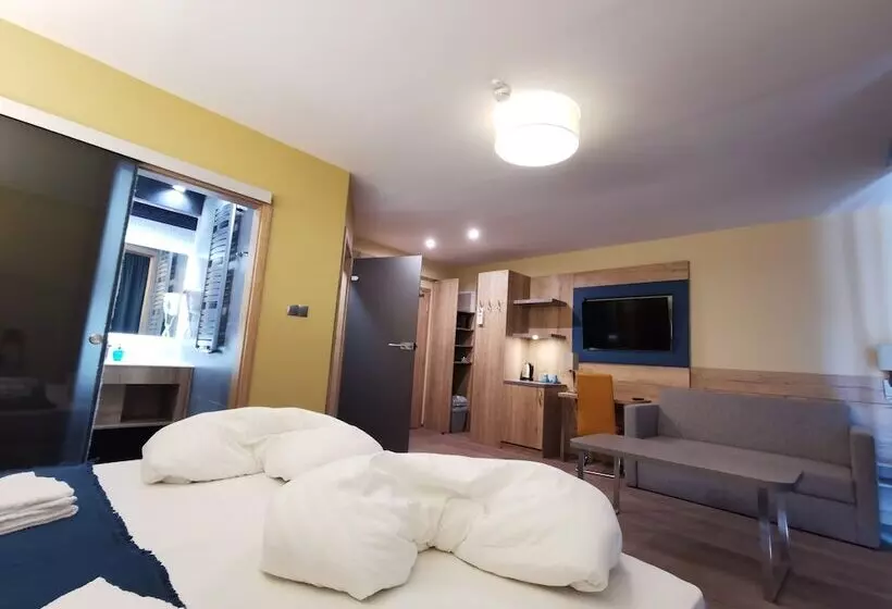 ユースホステル Alpengasthof Tanzstatt