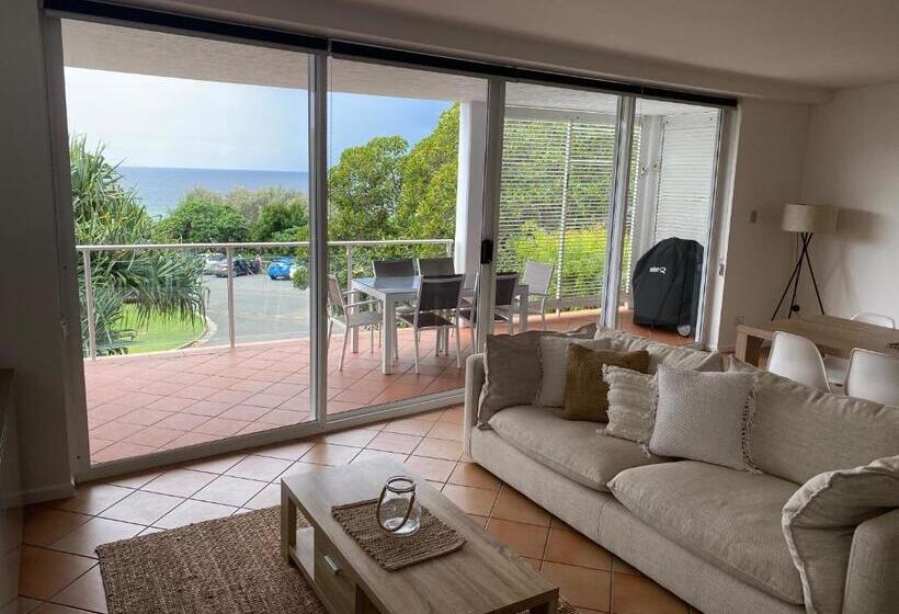 Aqua Promenade Beachfront Holiday Apartments