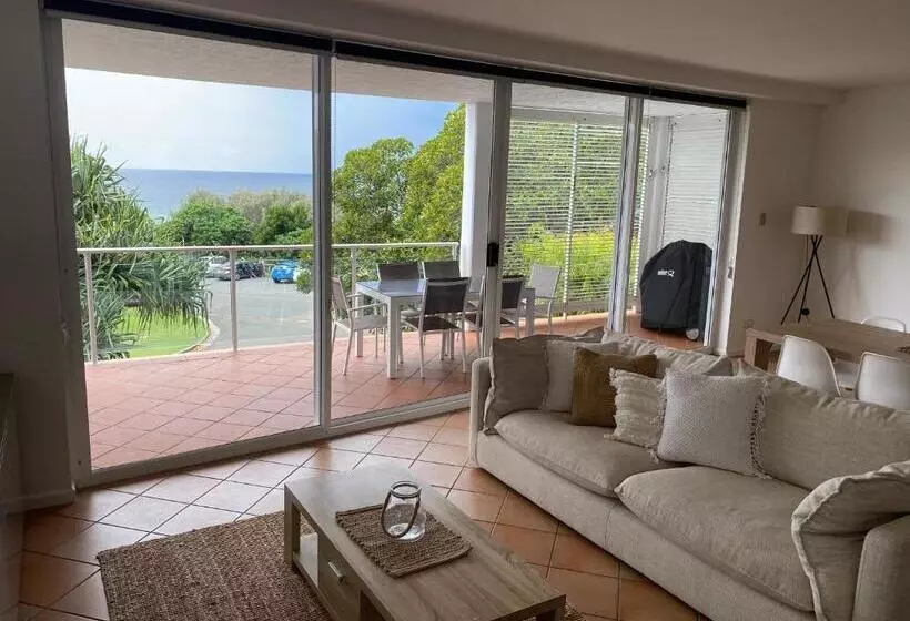 Aqua Promenade Beachfront Holiday Apartments