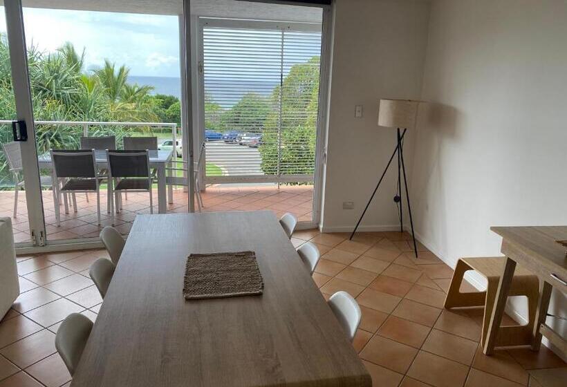 Aqua Promenade Beachfront Holiday Apartments