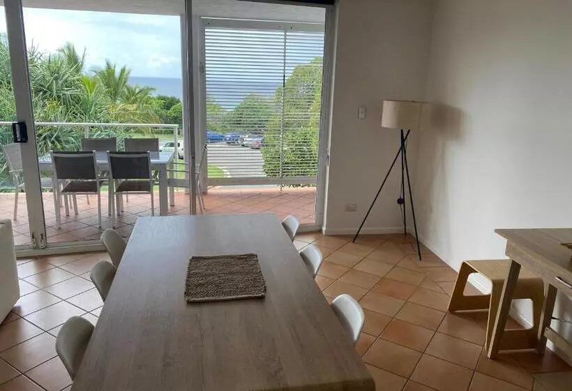 Aqua Promenade Beachfront Holiday Apartments