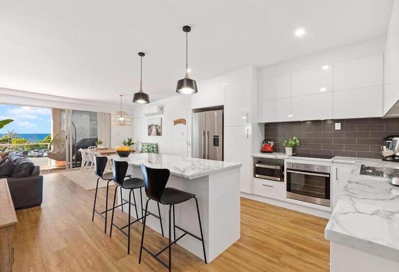 Aqua Promenade Beachfront Holiday Apartments