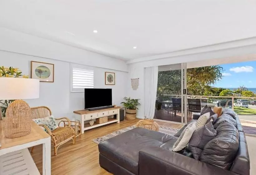 Aqua Promenade Beachfront Holiday Apartments