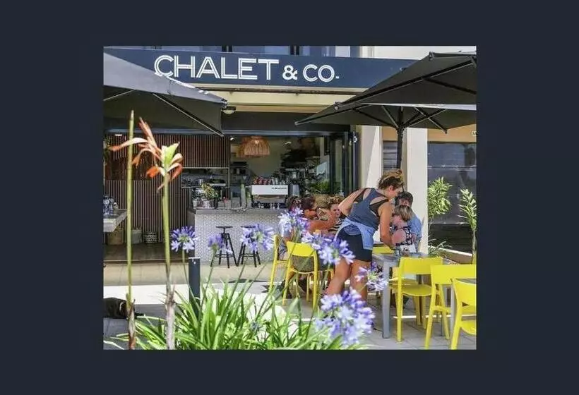 Aqua Promenade Beachfront Holiday Apartments