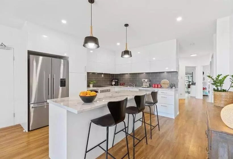 Aqua Promenade Beachfront Holiday Apartments