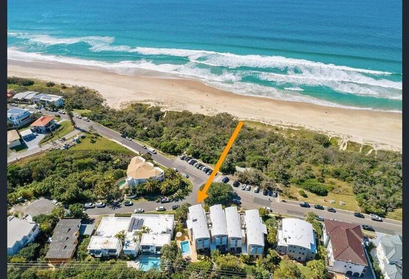 Aqua Promenade Beachfront Holiday Apartments