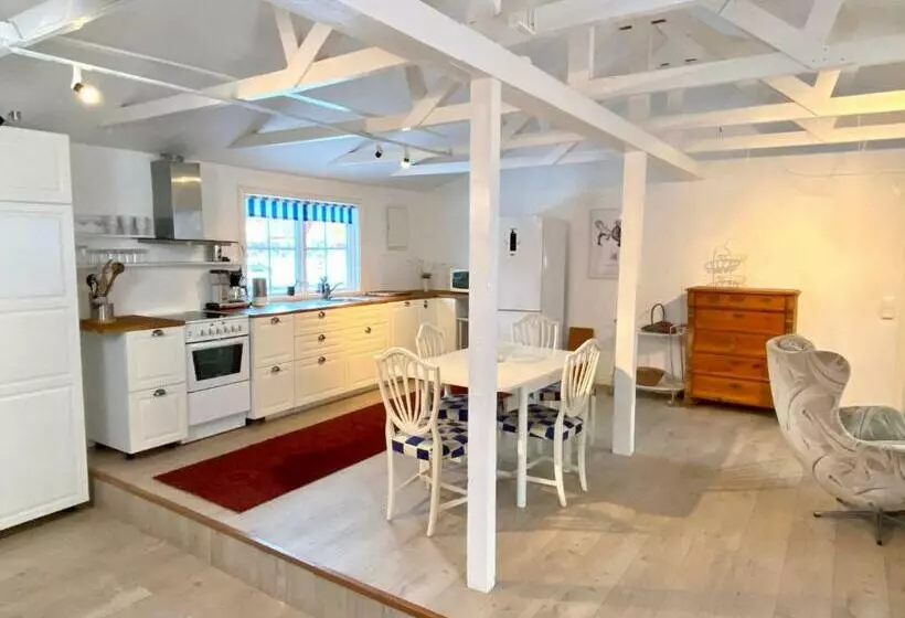 ベッドアンドブレックファースト Blankaholmsgastgiveri