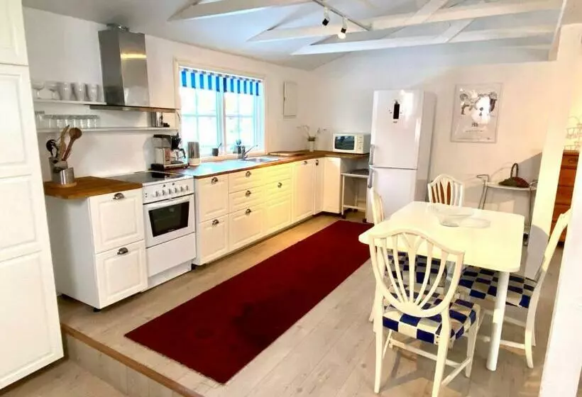 ベッドアンドブレックファースト Blankaholmsgastgiveri