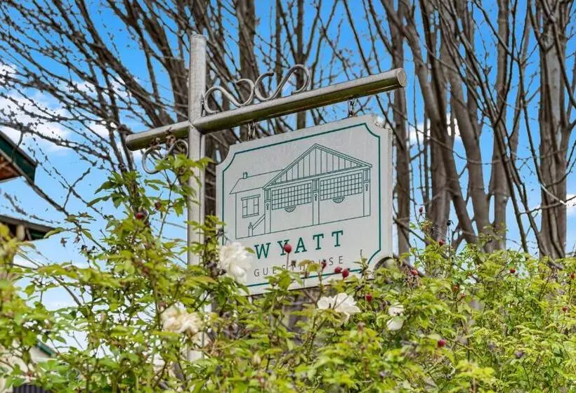 Aamiaismajoitus (B&B) Wyatt Guest House