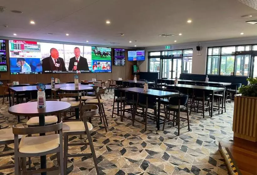 Meadowbrook Hotel Brisbane