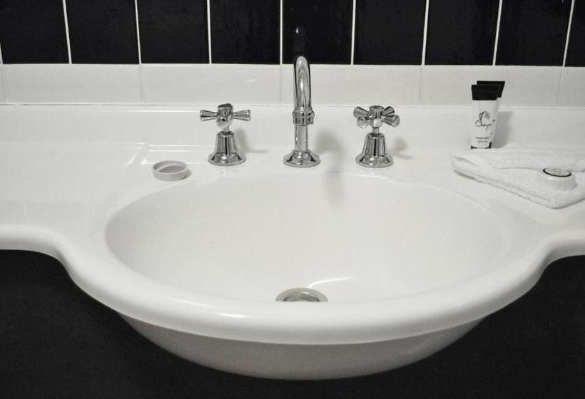 Meadowbrook Hotel Brisbane