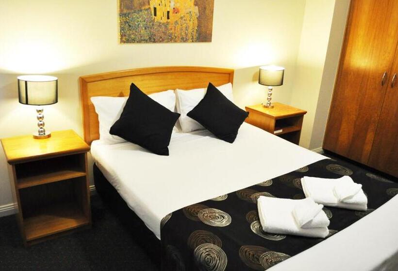 Meadowbrook Hotel Brisbane