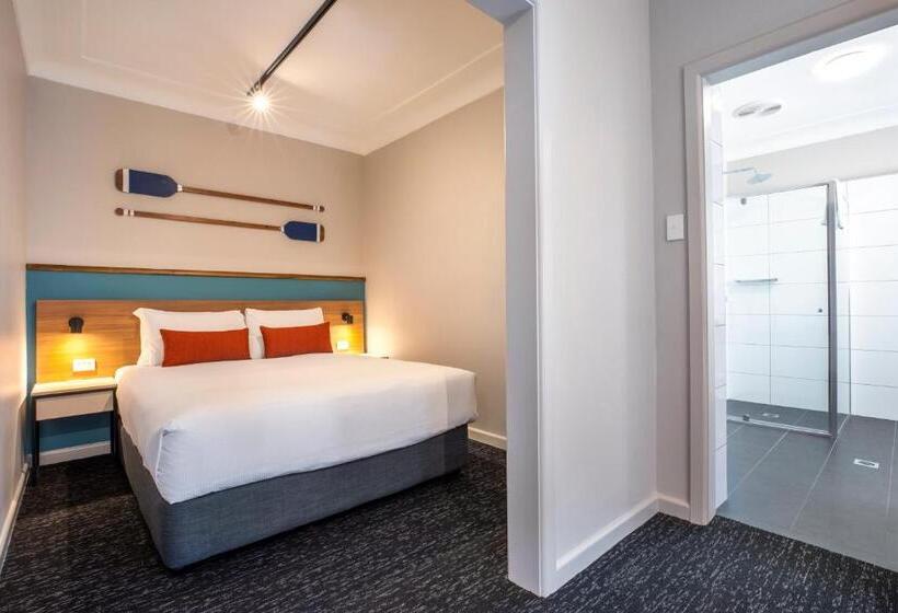 בית מלון כפרי Nightcap At Ocean Beach